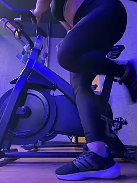 Anavalle online show from October 2025 05:03:02 PM