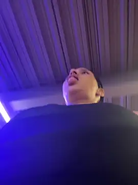 Anavalle online show from November 2025 06:08:01 PM