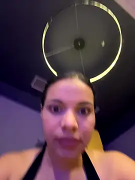 Anavalle online show from November 2025 03:56:01 PM