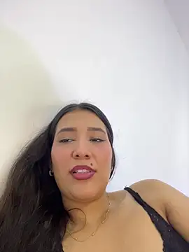 IsabellaJoness  online show from April 2026 07:40:02 PM