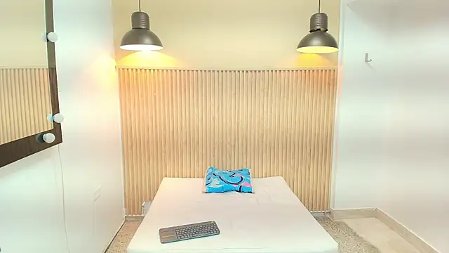 Frayhot777 online show from January 2026 08:04:01 PM