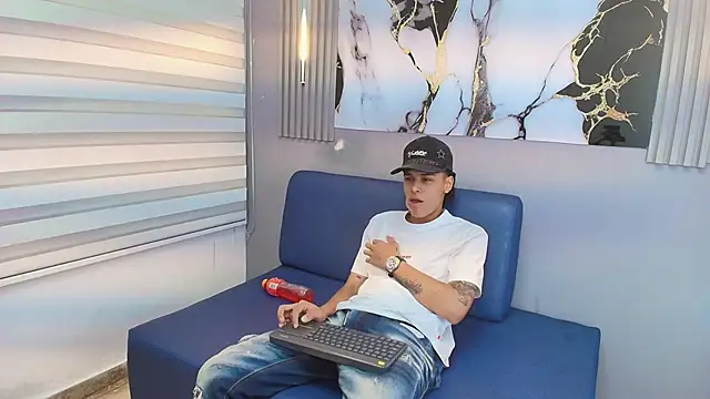 Frayhot777 online show from January 2026 07:51:02 PM