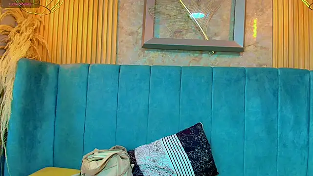 briannyte25 online show from October 2025 01:47:01 PM