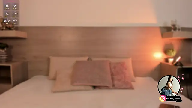 Ivana Hall online show from October 2025 07:55:01 PM