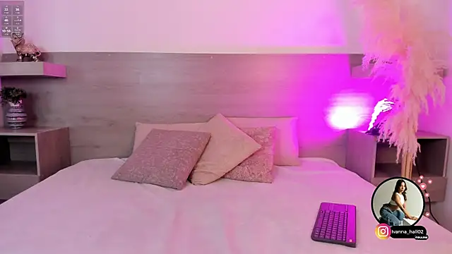 Ivana Hall online show from October 2025 07:50:01 PM
