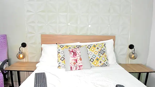 Snapshot of ValeryTrans_ chatting on April 2026 01:23:01 PM ValeryTrans online show from April 2026 01:23:01 PM