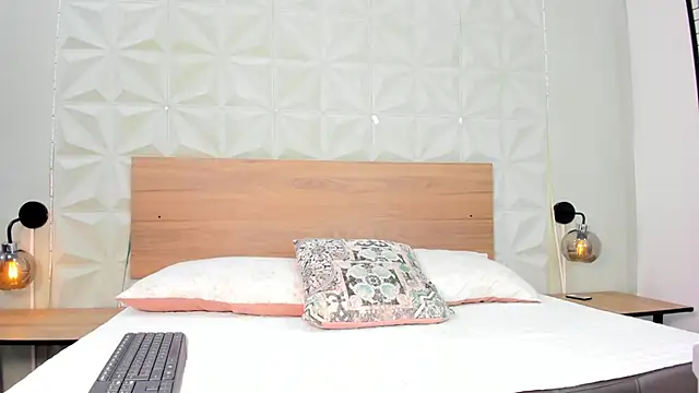 Snapshot of ValeryTrans_ chatting on November 2025 01:26:02 PM ValeryTrans online show from November 2025 01:26:02 PM