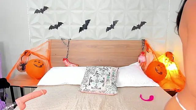 Snapshot of ValeryTrans_ chatting on October 2025 01:45:01 PM ValeryTrans online show from October 2025 01:45:01 PM