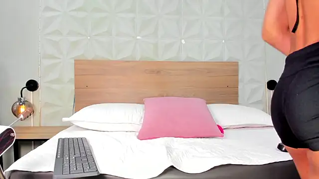 ValeryTrans  online show from March 2026 01:33:01 PM