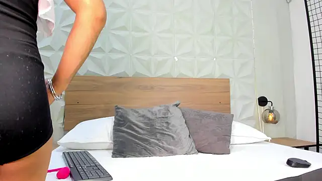 Snapshot of ValeryTrans_ chatting on November 2025 01:34:02 PM ValeryTrans online show from November 2025 01:34:02 PM