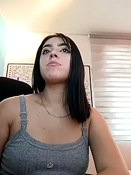 Zafira  online show from November 2025 05:45:02 PM