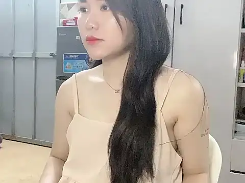 Ara4865 online show from October 2025 04:30:01 PM