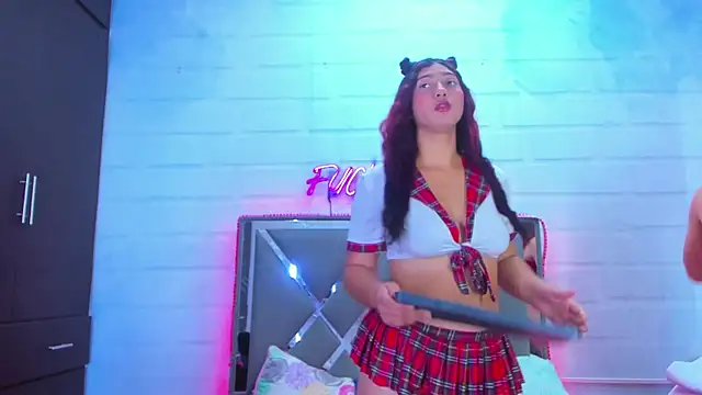 Shaina Monroe online show from November 2025 06:30:01 PM