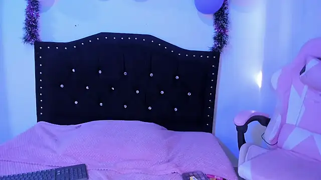 kitty  chs online show from February 2026 01:43:01 PM