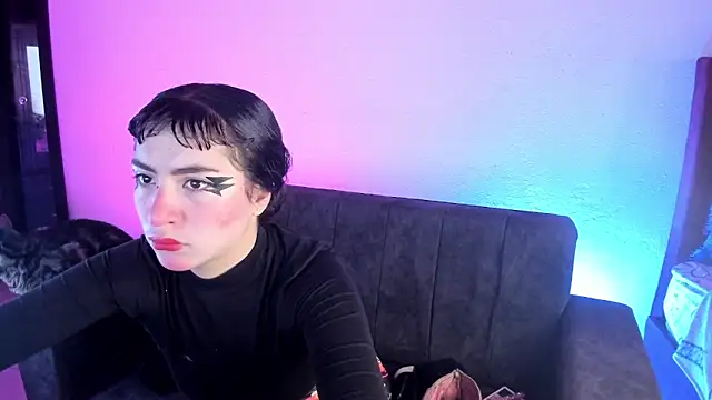 kitty  chs online show from October 2025 01:08:01 PM