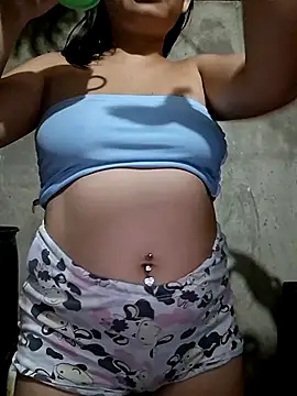 hot-mom22 online show from October 2025 01:25:01 AM