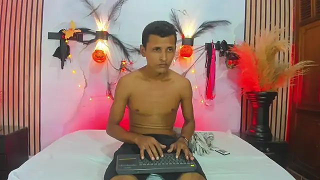 BrittaParkerr online show from October 2025 01:40:02 AM