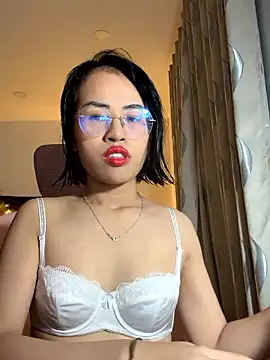 EllieYoon online show from December 2025 03:59:02 PM