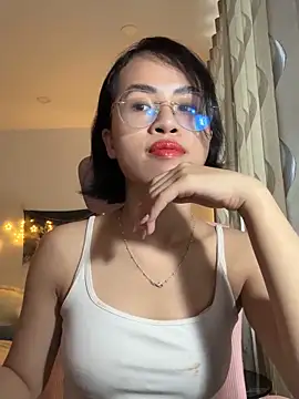 Snapshot of EllieYoon chatting on December 2025 08:02:01 AM EllieYoon online show from December 2025 08:02:01 AM