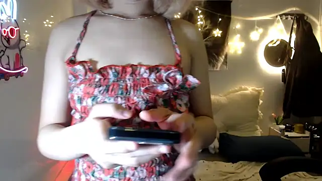 Snapshot of EllieYoon chatting on October 2025 04:36:02 AM EllieYoon online show from October 2025 04:36:02 AM