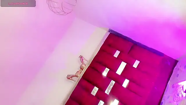 roxanawillts online show from March 2026 10:30:01 PM