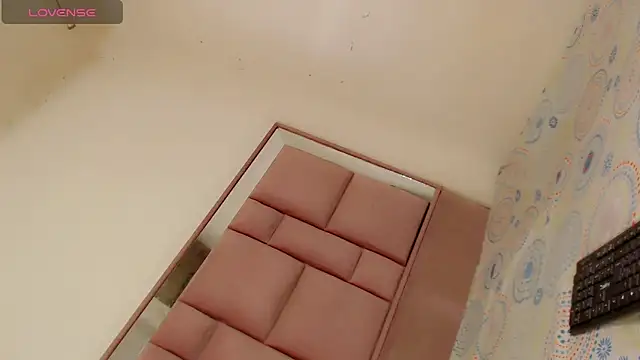 roxanawillts online show from November 2025 08:46:01 PM