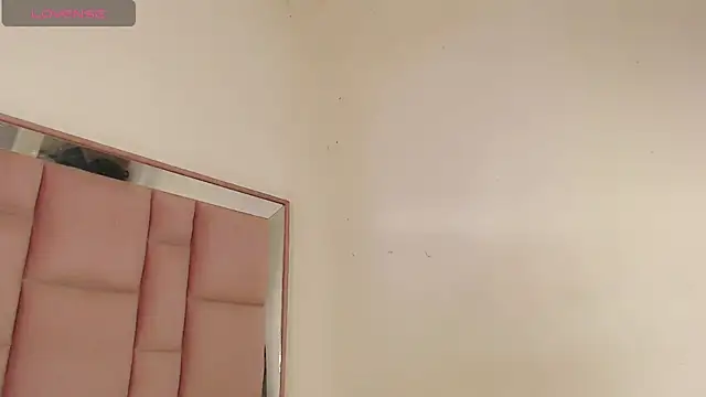 roxanawillts online show from November 2025 08:30:02 PM