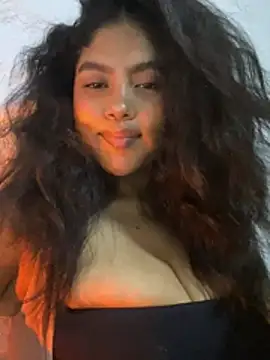 Snapshot of miiabrown18 chatting on June 2026 01:47:01 AM miiabrown18 online show from June 2026 01:47:01 AM