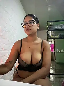 miiabrown18 online show from April 2026 01:15:01 PM