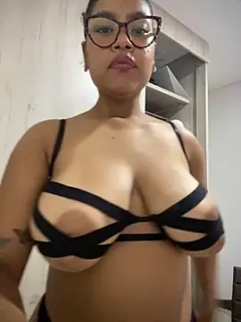 miiabrown18 online show from October 2025 09:16:02 PM