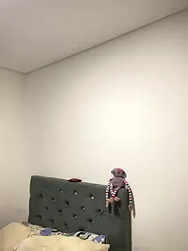 miiabrown18 online show from November 2025 11:52:02 PM