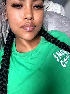 miiabrown18 online show from November 2025 02:44:01 PM