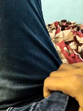 123Imranshaik123 online show from April 2026 01:35:01 PM