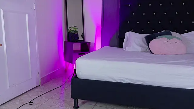 Snapshot of Kataaleya__12 chatting on October 2025 12:04:01 PM Kataaleya 12 online show from October 2025 12:04:01 PM