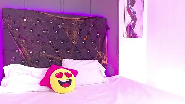 Snapshot of Kataaleya__12 chatting on November 2025 11:58:02 AM Kataaleya 12 online show from November 2025 11:58:02 AM