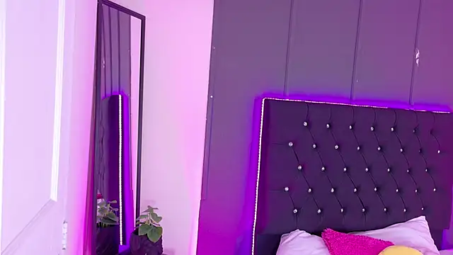 Snapshot of Kataaleya__12 chatting on November 2025 11:54:01 AM Kataaleya 12 online show from November 2025 11:54:01 AM