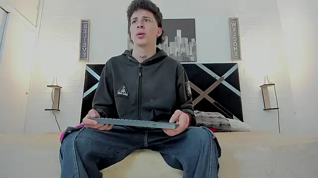 iammariano online show from November 2025 04:01:02 AM