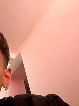 Snapshot of _Kinky69_ chatting on November 2025 09:40:01 PM Kinky69 online show from November 2025 09:40:01 PM