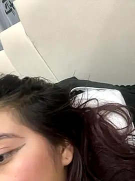 Snapshot of _Kinky69_ chatting on November 2025 03:44:01 AM Kinky69 online show from November 2025 03:44:01 AM