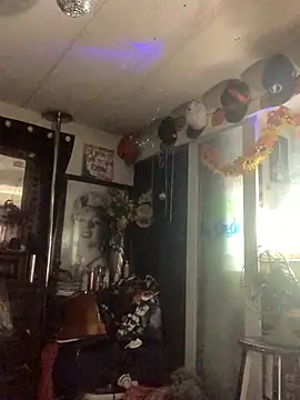 blondebarbiebae online show from April 2026 08:21:01 PM