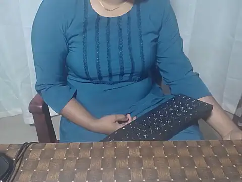 henakhan32 online show from October 2025 02:56:01 AM