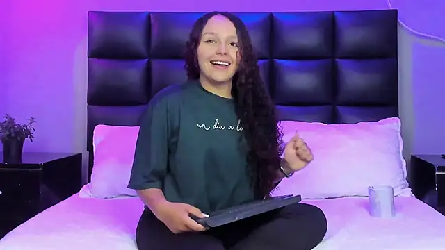 CamilaGomez149 online show from October 2025 01:04:02 PM