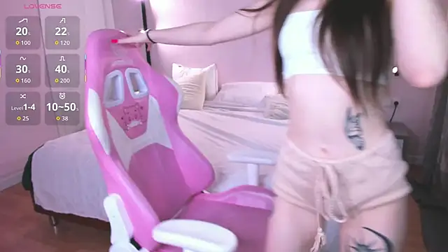 Alic Fox online show from October 2025 12:44:01 AM