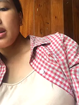 Snapshot of Mai_lovely chatting on October 2025 06:04:02 AM Mai lovely online show from October 2025 06:04:02 AM