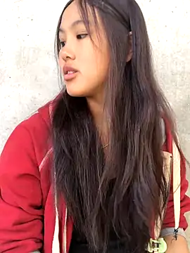 Mai lovely online show from November 2025 03:00:02 AM