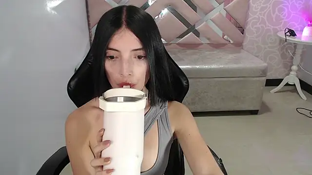 Snapshot of cynthia_ch chatting on October 2025 10:11:01 PM cynthia ch online show from October 2025 10:11:01 PM