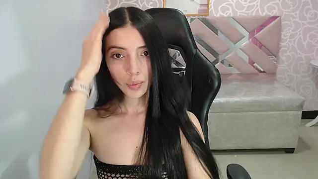 Snapshot of cynthia_ch chatting on November 2025 03:32:01 AM cynthia ch online show from November 2025 03:32:01 AM