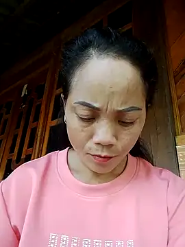 Snapshot of Bonnie-sexy chatting on October 2025 01:48:01 AM Bonnie-sexy online show from October 2025 01:48:01 AM