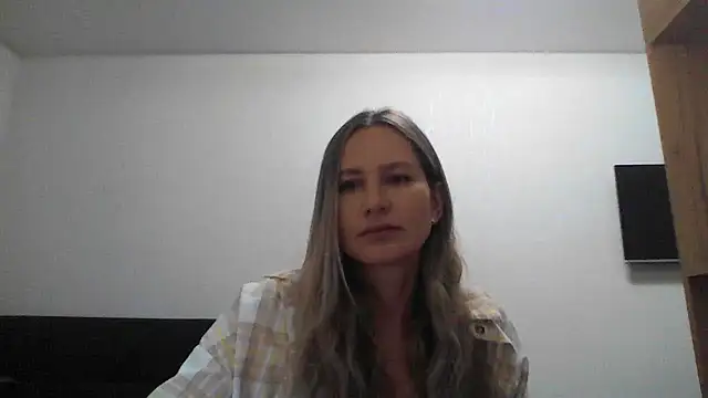 Tavriena online show from November 2025 07:52:02 PM