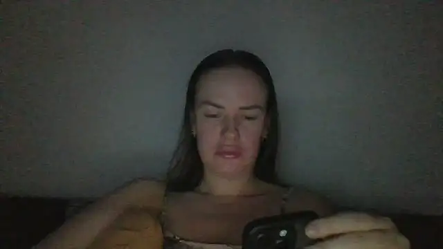 Snapshot of Veylonna chatting on November 2025 05:18:01 PM Veylonna online show from November 2025 05:18:01 PM